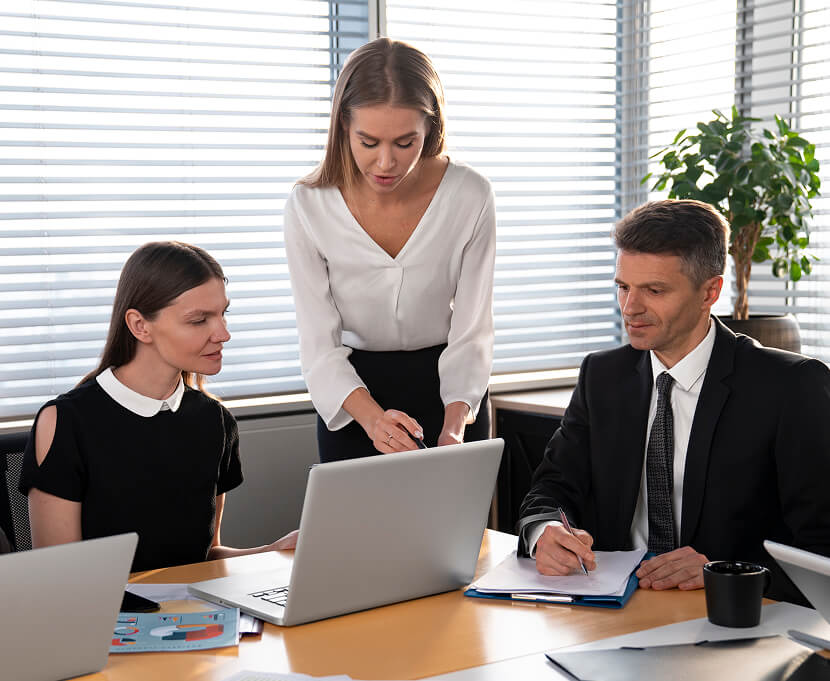 labora curso adminsitrativo contacto
